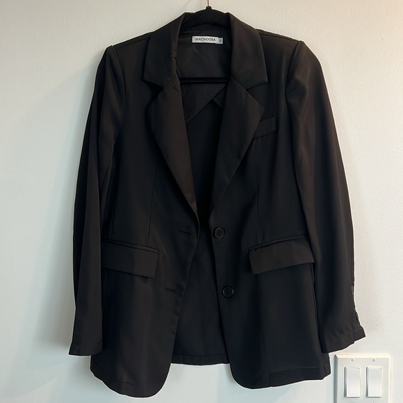 Oversized Black Blazer - Picture 6 of 6